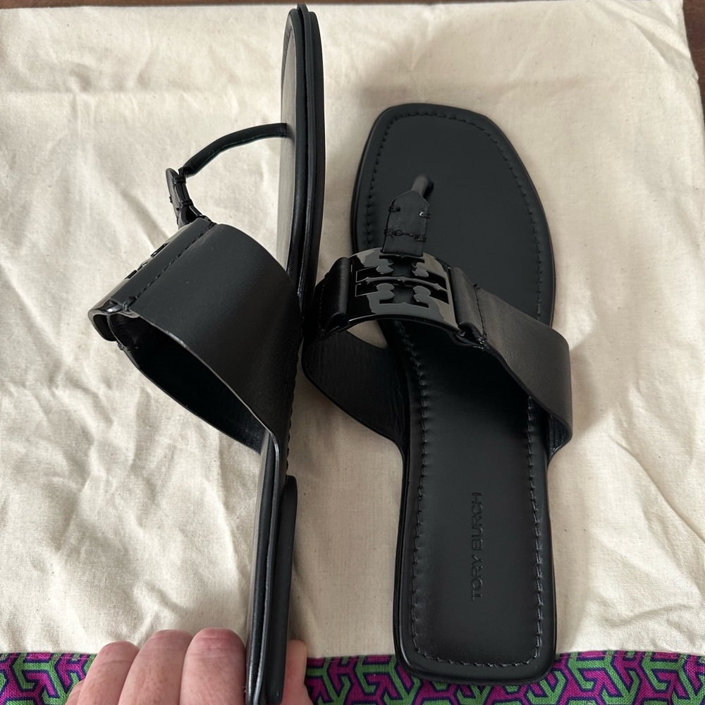 Tory Burch Georgia Leather Thong Sandal - Picture 5 of 8